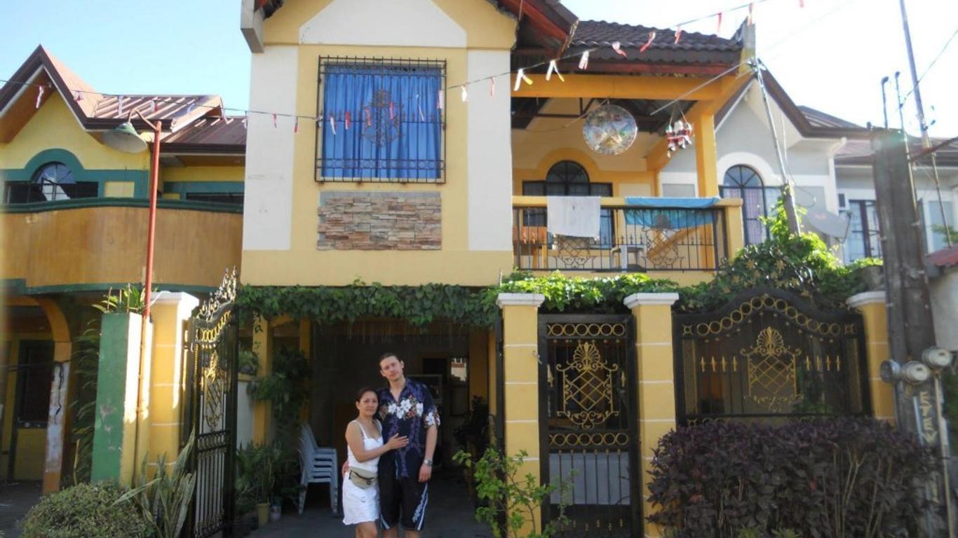 Chona And Christophe Guesthouse - Cavite